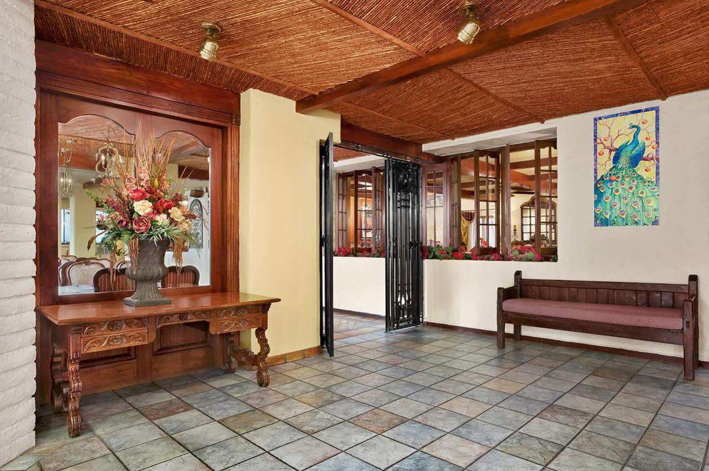 Embassy Suites By Hilton Arcadia-Pasadena Area מראה חיצוני תמונה