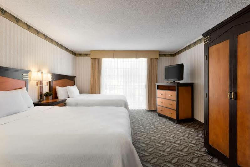 Embassy Suites By Hilton Arcadia-Pasadena Area מראה חיצוני תמונה